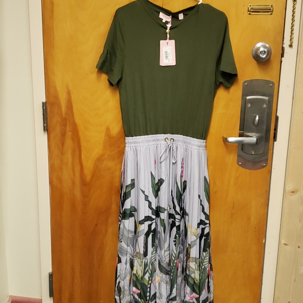Dress - Picture 3 of 4
